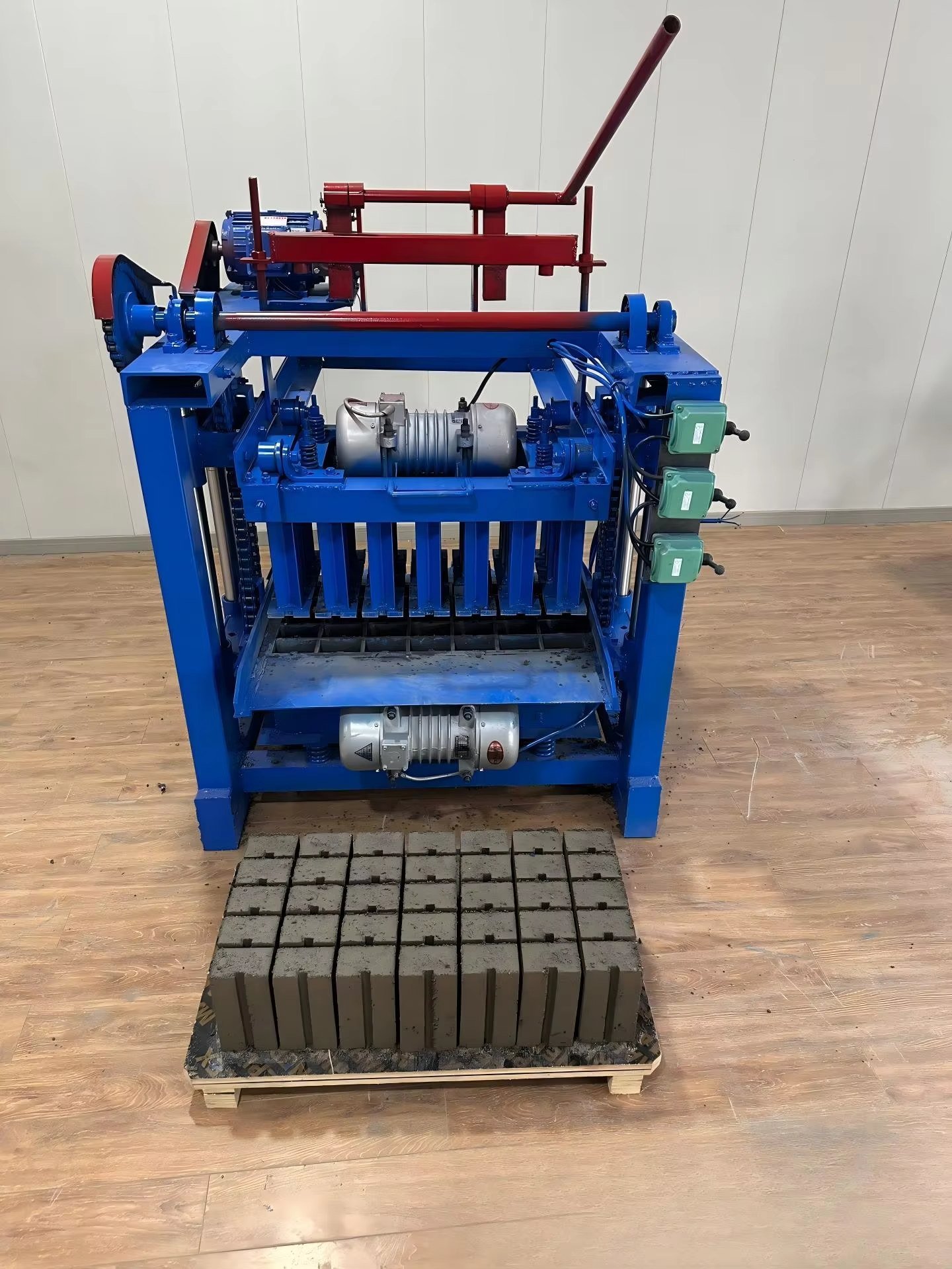 Easy to Move Small Brick Making Machine