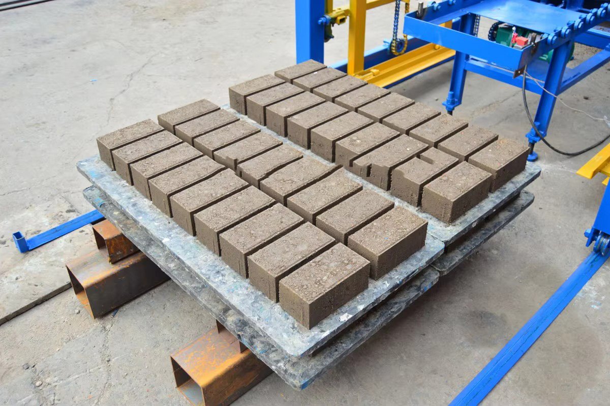 Fully Automatic Brick Making Machine