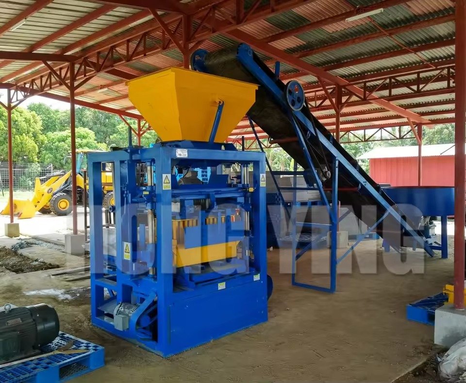 Hydraulic Concrete Brick Making Machine 18 Concrete Mixer Machine for Brick