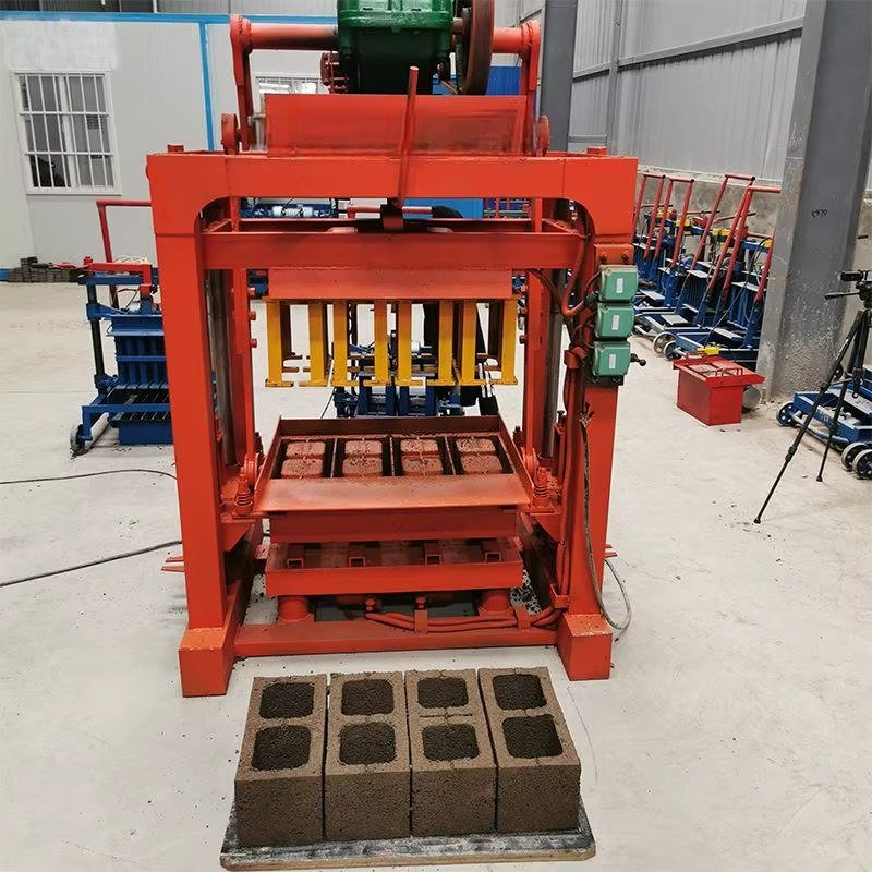 ORDER 7 MAIKONG factory producing high-quality brick making machines for South African market