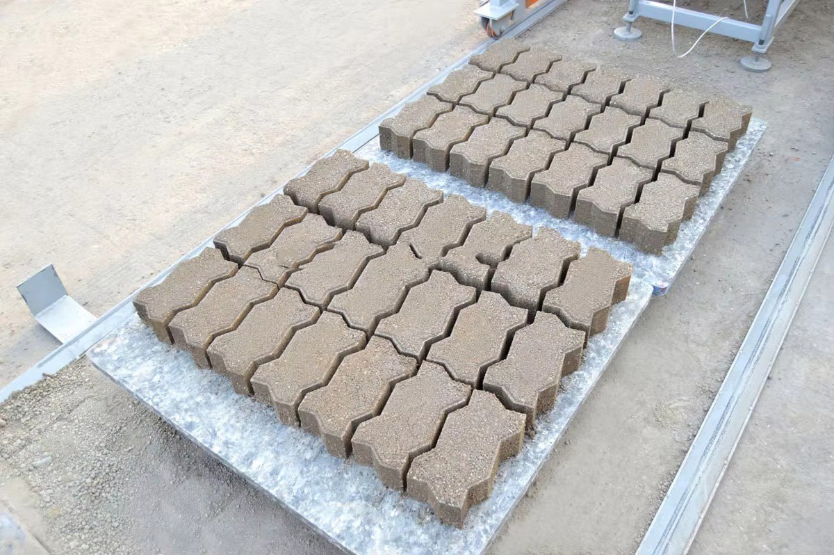 MAIKONG brick making machine production facility in SZ showing automatic and manual models ready for Nelspruit delivery