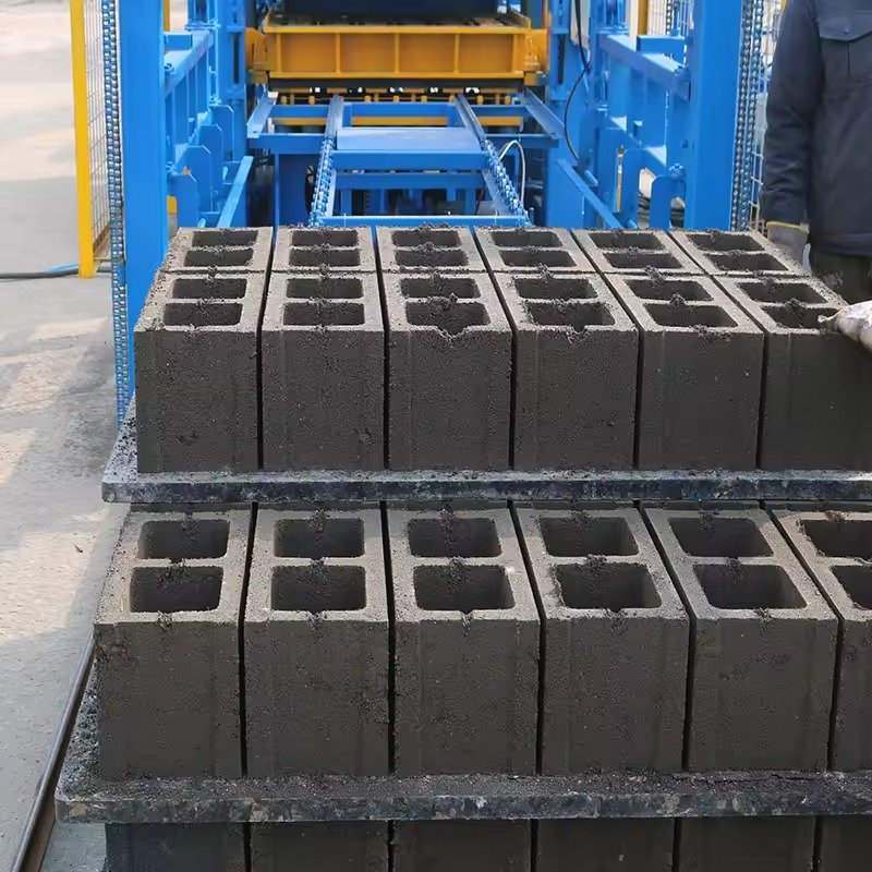 Concrete Block Making Machine