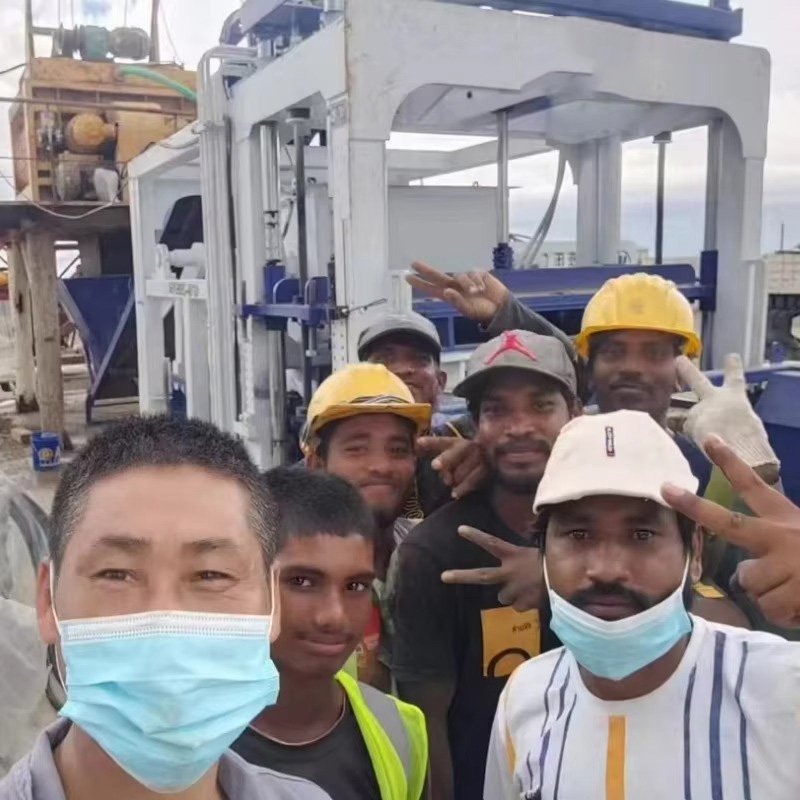 ORDER 11 MAIKONG factory producing high-quality brick making machines for South African market